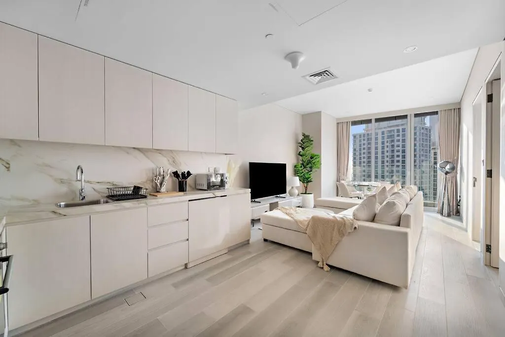 First Class 1Br Inviting Marina View Dubai