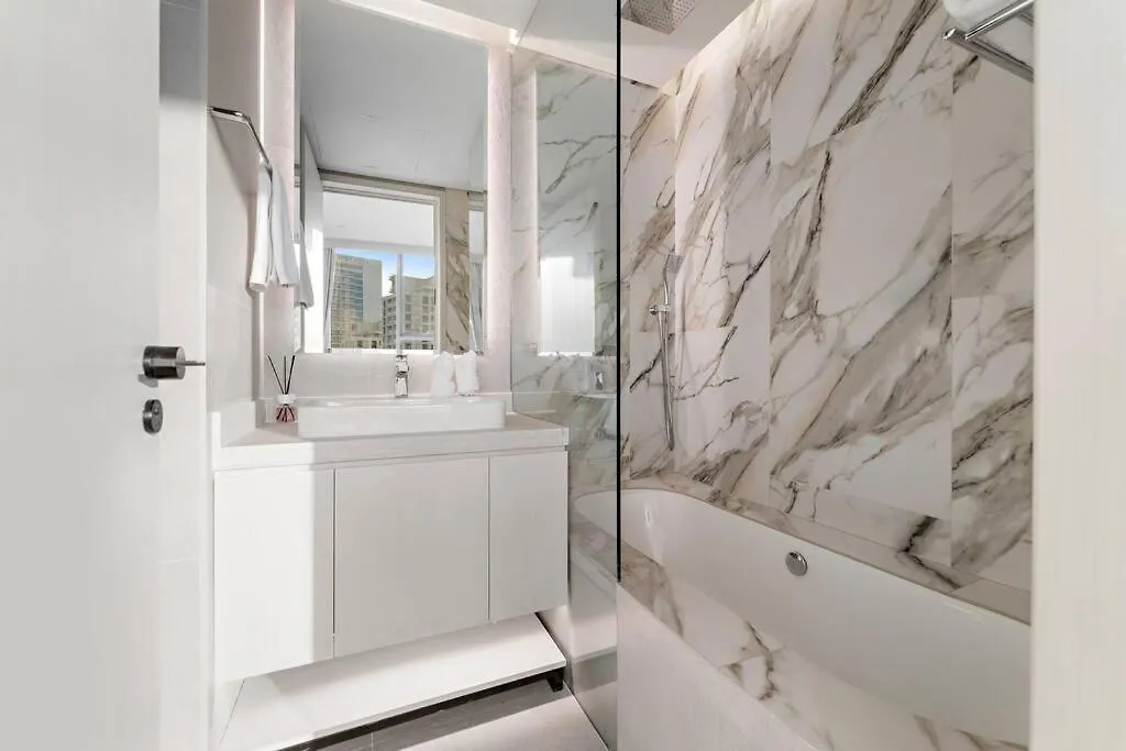 First Class 1Br Inviting Marina View Dubai Apartment